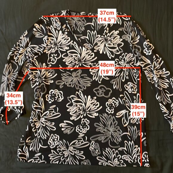 Black and Whire Floral Patterned Polyester 3/4 sleeve Blouse - Picture 2 of 7